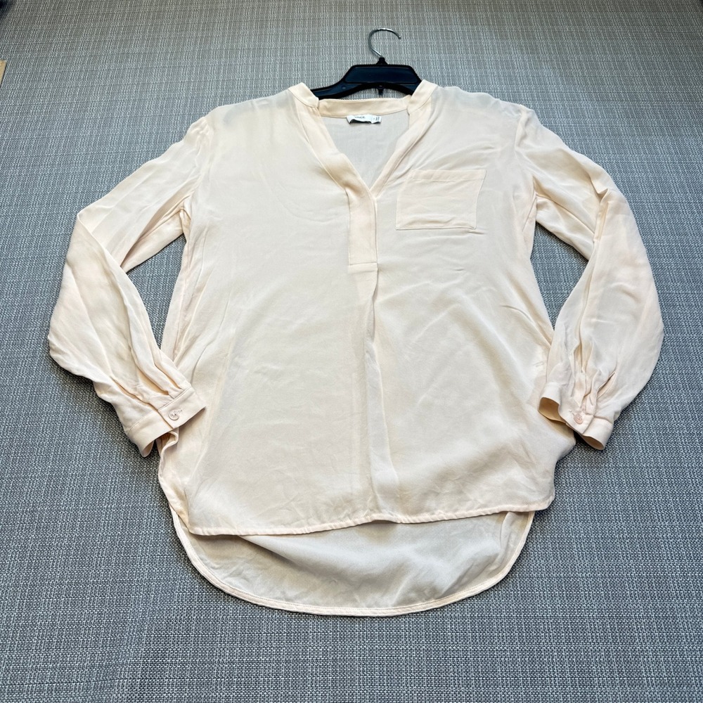 Vince 100% Silk Top Blouse size 2 /‎ Small Peach Pink Quiet Luxury Minimalist